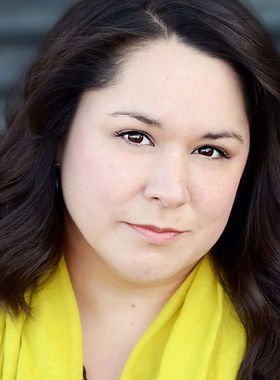 michelle_spinola_headshot (1).jpg